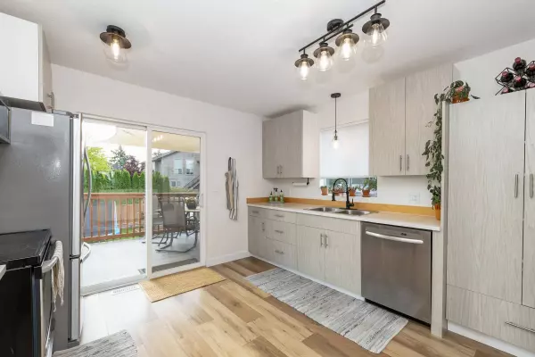 20350 Ospring ST, Maple Ridge, BC V2X 1K6