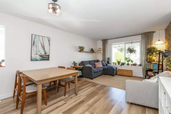 20350 Ospring ST, Maple Ridge, BC V2X 1K6