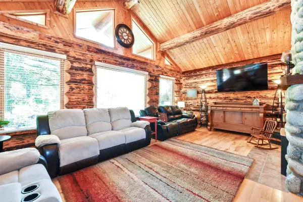 9921 Watt ST, Mission, BC V2V 0B6