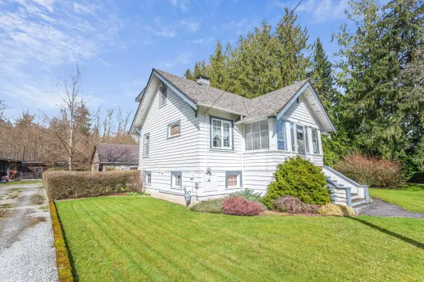 25117 Dewdney Trunk RD, Maple Ridge, BC V4R 1X6