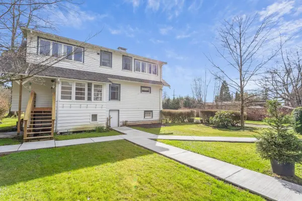 25117 Dewdney Trunk RD, Maple Ridge, BC V4R 1X6