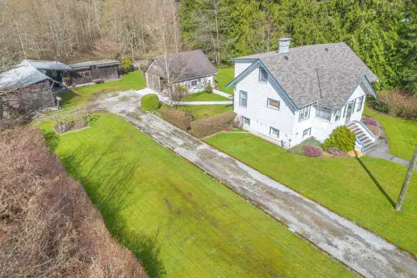 25117 Dewdney Trunk RD, Maple Ridge, BC V4R 1X6