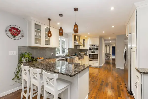 24445 104 AVE, Maple Ridge, BC V2W 1J2