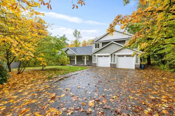 24445 104 AVE, Maple Ridge, BC V2W 1J2