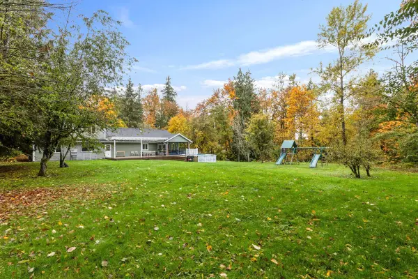 24445 104 AVE, Maple Ridge, BC V2W 1J2