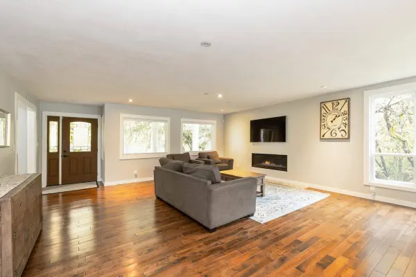 24445 104 AVE, Maple Ridge, BC V2W 1J2