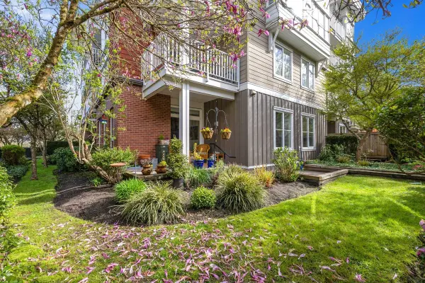 12283 224 ST #107, Maple Ridge, BC V2X 8Z3