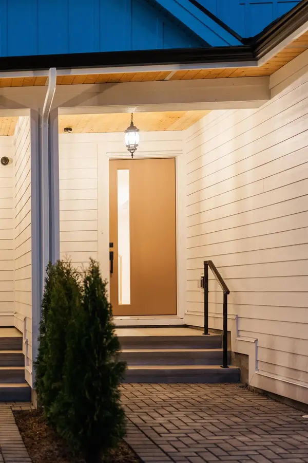 12050 York ST #2, Maple Ridge, BC V2X 5R9