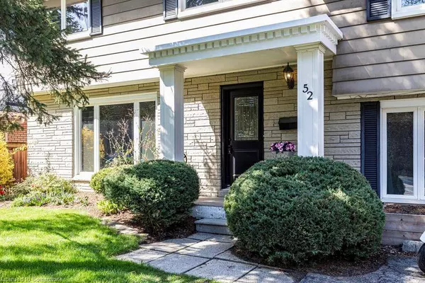 52 Hillcrest Avenue, Hamilton, ON L8P 2W4