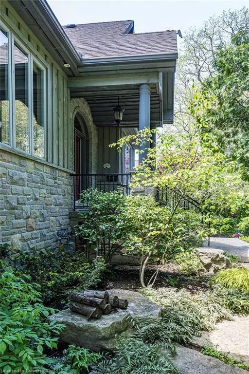 32 Brookside Avenue, Hamilton, ON L9G 2X5