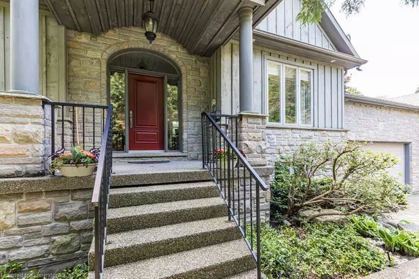 32 Brookside Avenue, Hamilton, ON L9G 2X5