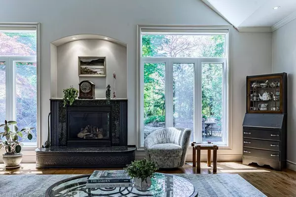 32 Brookside Avenue, Hamilton, ON L9G 2X5