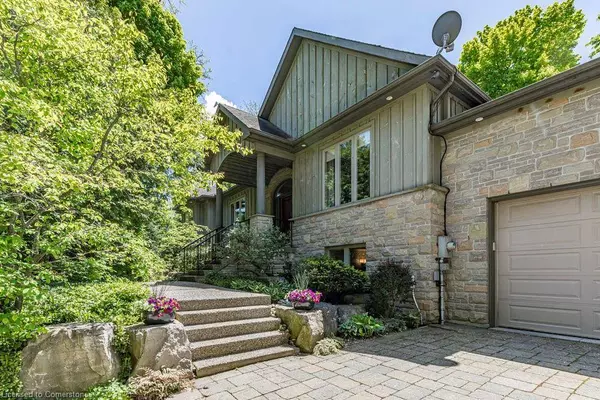 32 Brookside Avenue, Hamilton, ON L9G 2X5