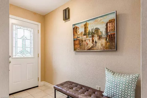 1 Leith Court, Ancaster, ON L9G 3V8