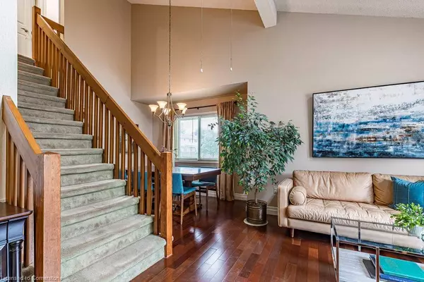 1 Leith Court, Ancaster, ON L9G 3V8