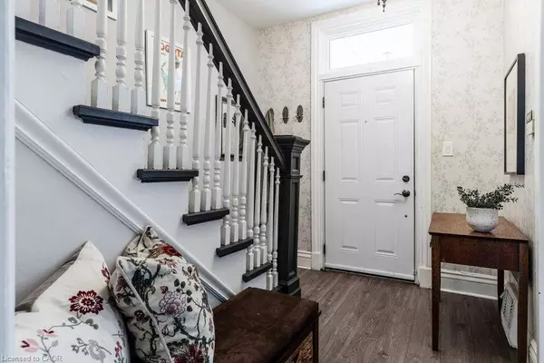 174 Emerald Street S, Hamilton, ON L8N 2V7