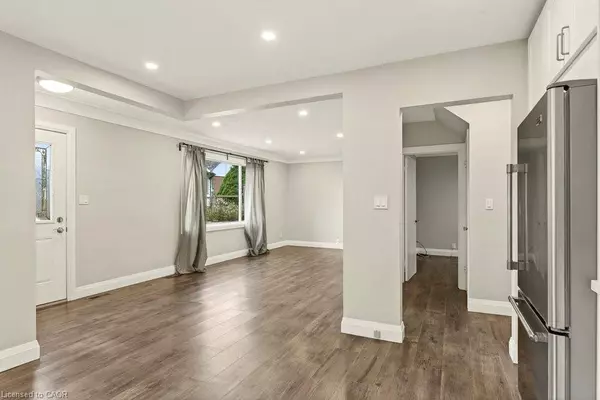 10 Janis Court, Dundas, ON L9H 1S9