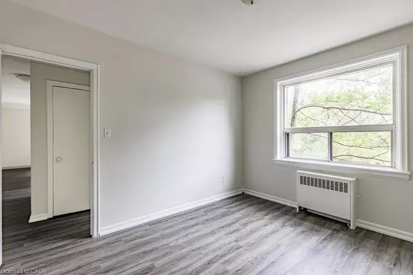 118 St. Joseph's Drive #404, Hamilton, ON L8N 2E7