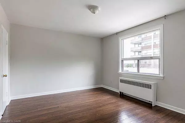 118 St. Joseph's Drive #404, Hamilton, ON L8N 2E7