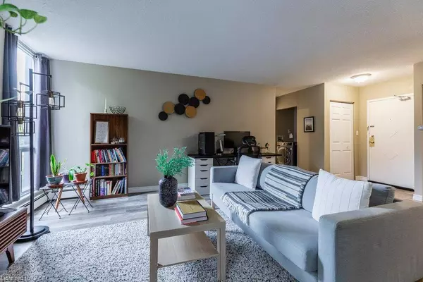 75 Glenburn Court #409, Hamilton, ON L8E 1C7