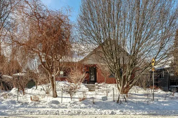 158 Ewen Road, Hamilton, ON L8S 3C7
