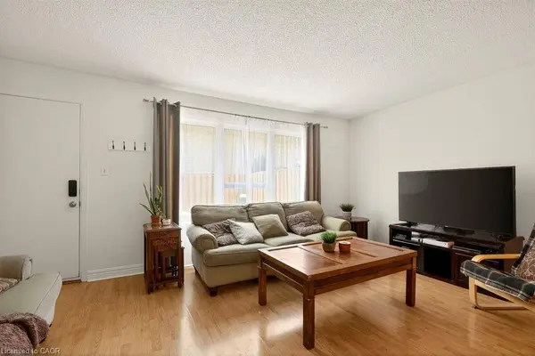 82 San Remo Drive, Hamilton, ON L9C 5N6