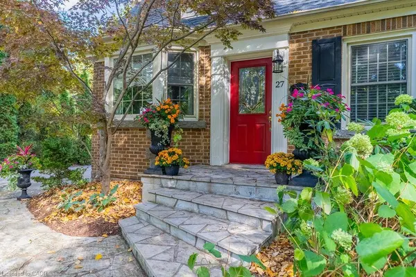27 Lovers Lane, Ancaster, ON L9G 1G4