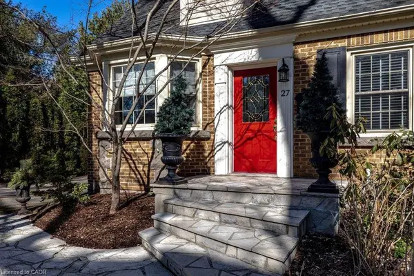 27 Lovers Lane, Ancaster, ON L9G 1G4