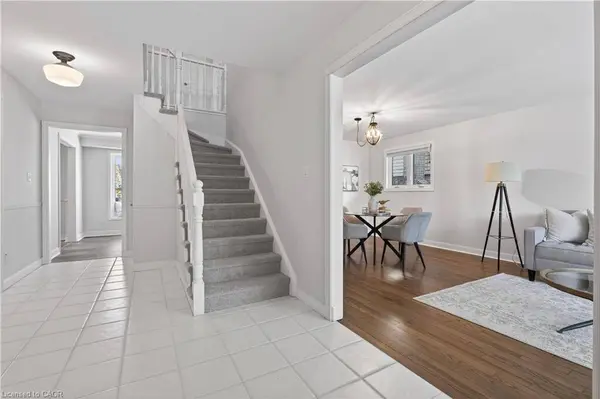 2391 Arnold Crescent, Burlington, ON L7F 4J2