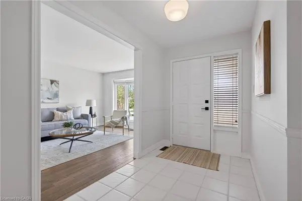 2391 Arnold Crescent, Burlington, ON L7F 4J2