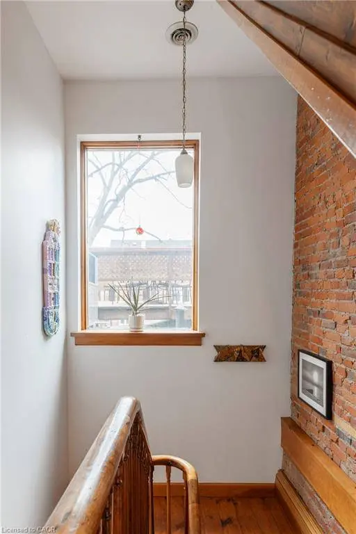 212 Bay Street S, Hamilton, ON L8P 3J1