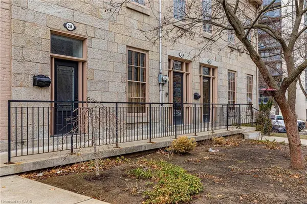 212 Bay Street S, Hamilton, ON L8P 3J1