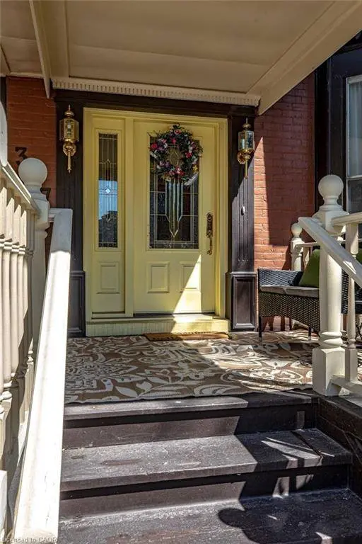 377 Hess Street S, Hamilton, ON L8P 3R2