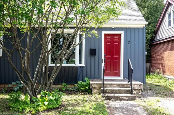 7 East Street N, Dundas, ON L9H 1N6