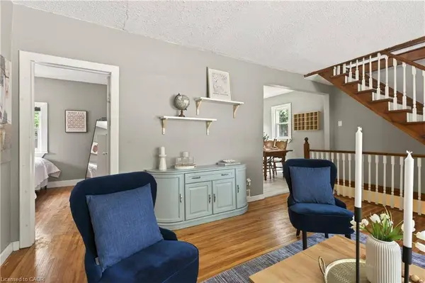 7 East Street N, Dundas, ON L9H 1N6