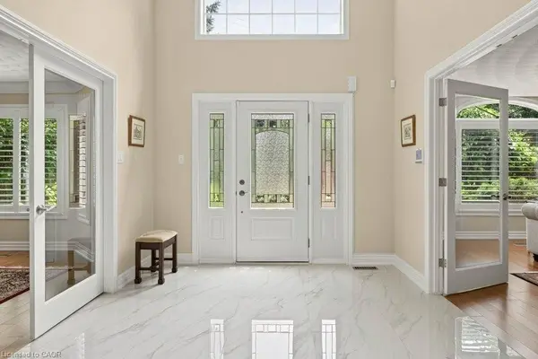 3 Lovers LN, Ancaster, ON L9G 1G4