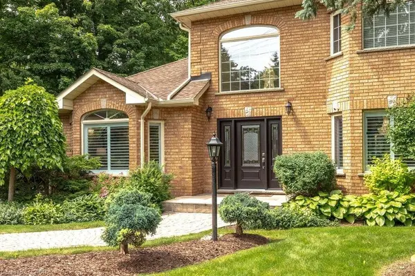 3 Lovers Lane, Ancaster, ON L9G 1G4