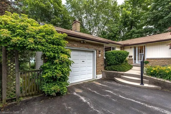 803 Montgomery Drive, Ancaster, ON L9G 3H6