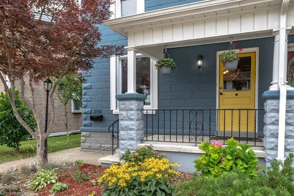 286 Hatt ST, Hamilton, ON L9H 2H3