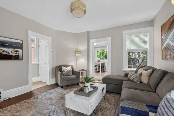 427 Jackson Street W, Hamilton, ON L8P 1N3
