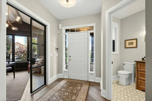 98 Moore CRES, Ancaster, ON L9G 4Z6
