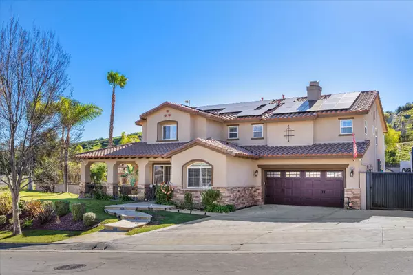 01-Exterior Front (6)