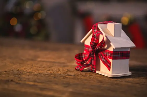 Selling Your Home During the Holidays: A California Seller’s Guide,Cyndi Lesinski