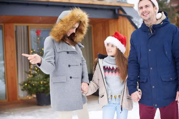 Buying a Home During the Holidays: California Buyer’s Strategy,Cyndi Lesinski