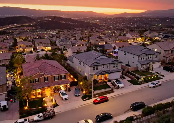 Discover Valencia: Community Amenities and Lifestyle Highlights,Cyndi Lesinski