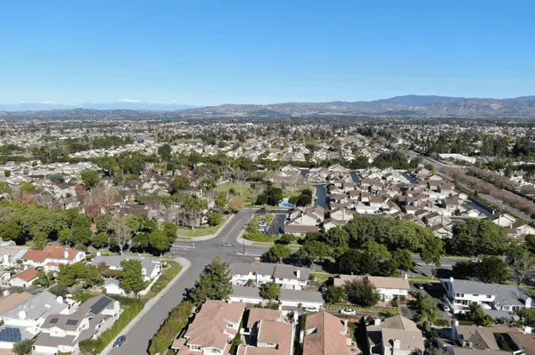 Best Neighborhoods in Santa Clarita, CA for First-Time Buyers and Downsizers: A Local Guide to Smarter Home Choices