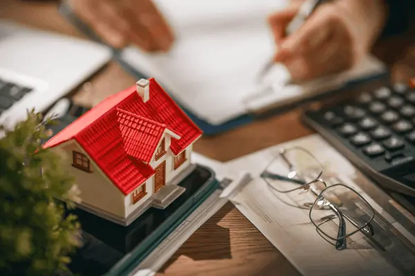 Best Real Estate Companies Specializing in Santa Clarita California Homes