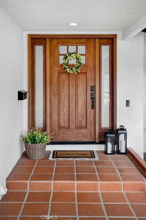 25307 Avenida Ronada, Valencia, CA 91355