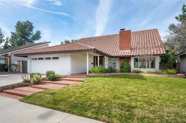 25307 Avenida Ronada, Valencia, CA 91355