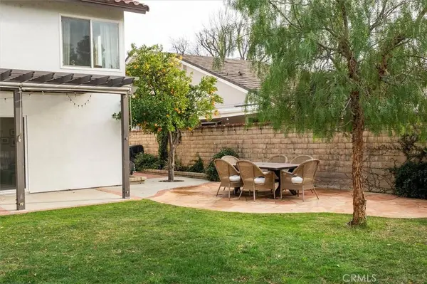 25307 Avenida Ronada, Valencia, CA 91355